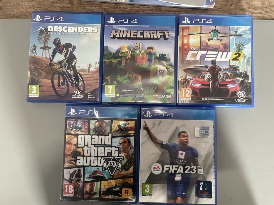 Vand jocuri ps4, aproape noi, nu sunt zgariate