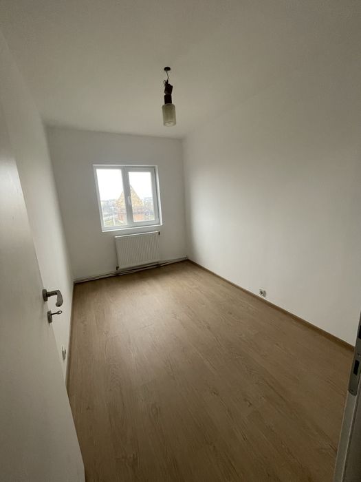 De vanzare- Apartament 3 camere, etaj 3, zona Ariesului