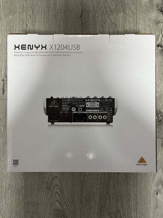 Mixer behringer xenyx x1204usb + husa thomann