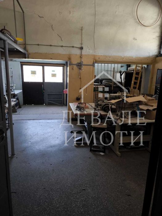 Отдава се под наем Промишлено Помещение – 363 кв.м, кв. Родина-1