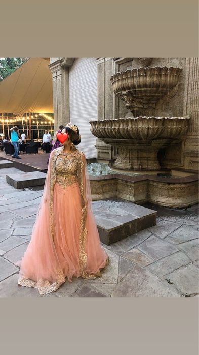 Шикарное вечернее платье