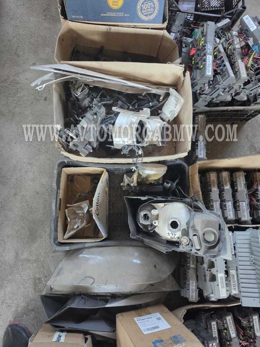 BMW фарове на части щипка, скоба, лупа, моторче, баласт, модул, крушка, инсталация, фасунга БМВ **