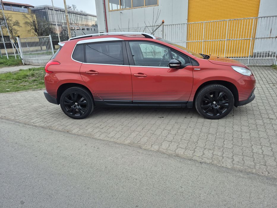 Peugeot 2008 1,2 i Anul 2016/(5.600Euro)6...214000 Km