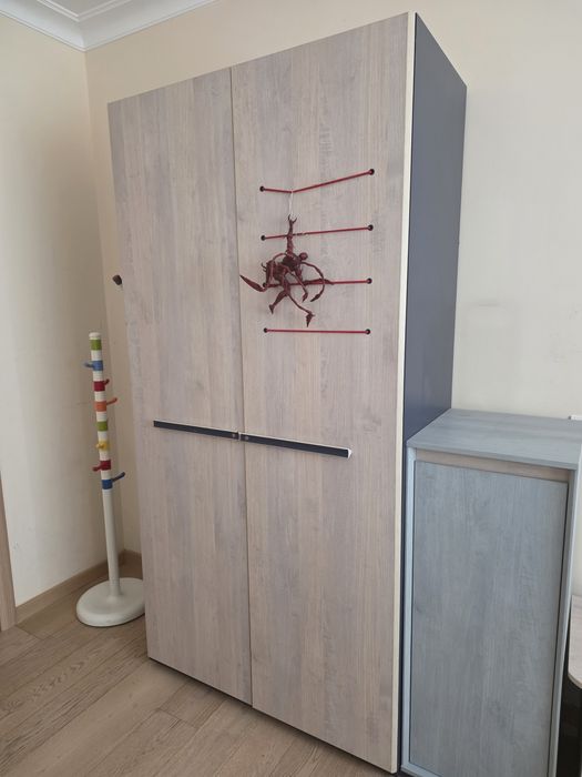 Mobilier complet camera adolescent, 3950 lei, cost de nou 12480 lei