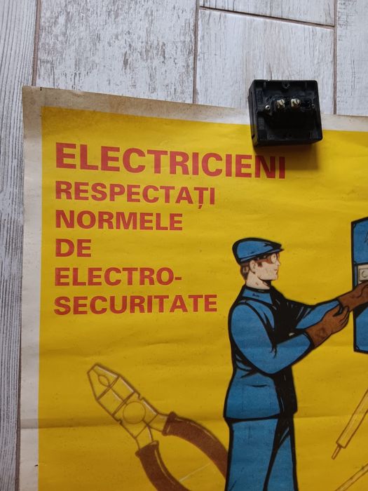 Afișe protectia Muncii,vechi, de colectie 50/70cm,perioada comunista