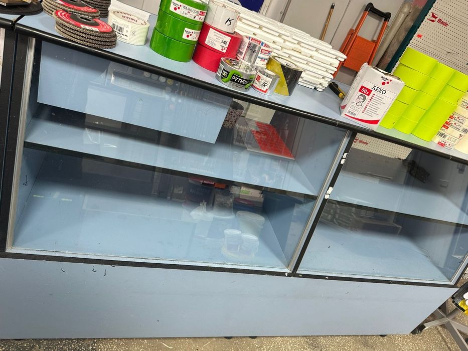 Tejghea pal cu geam clar