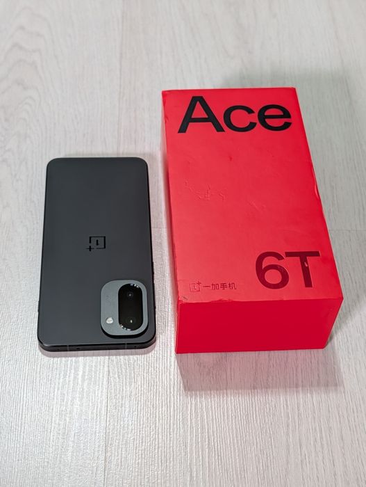 One Plus Ace 6T 256 gb Ram 24 5G