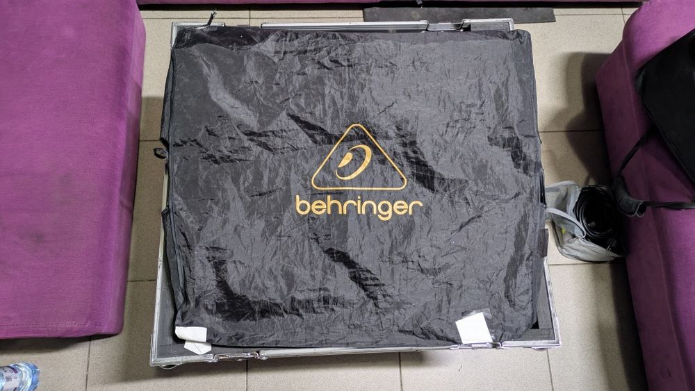 Микшерный пульт Behringer x32 compact
