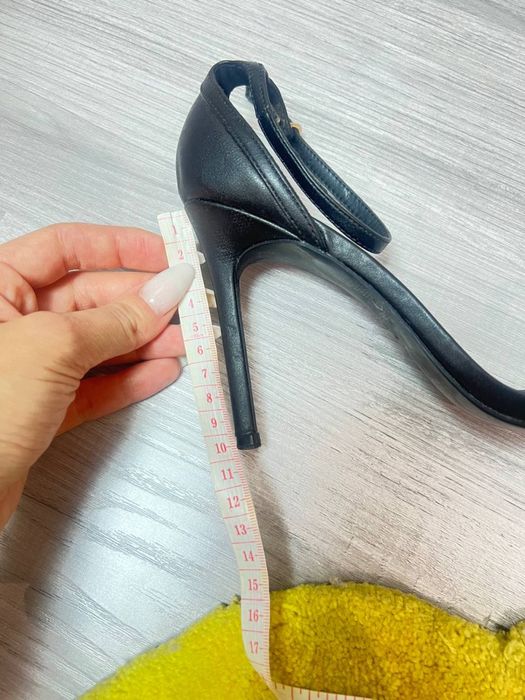 Черные босоножки Mango