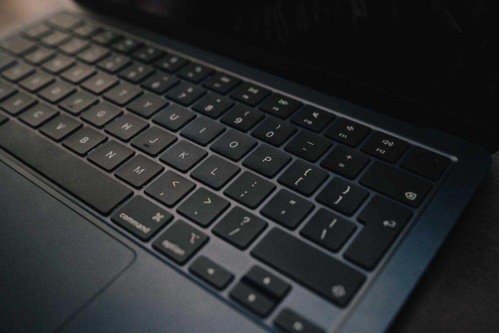 MacBook Air 13" - M4 (10c/10g), 512GB, 16GB RAM