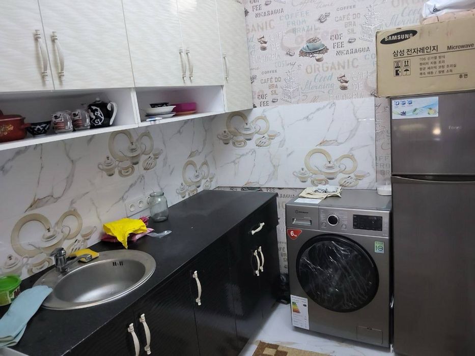 Срочно ижарага берилади 2 хонали 2 этаж 350$ . Адрес Шохи Зинда .