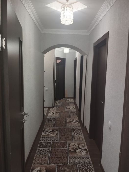 Продаётся трёхкомнатная квартира в чирчике