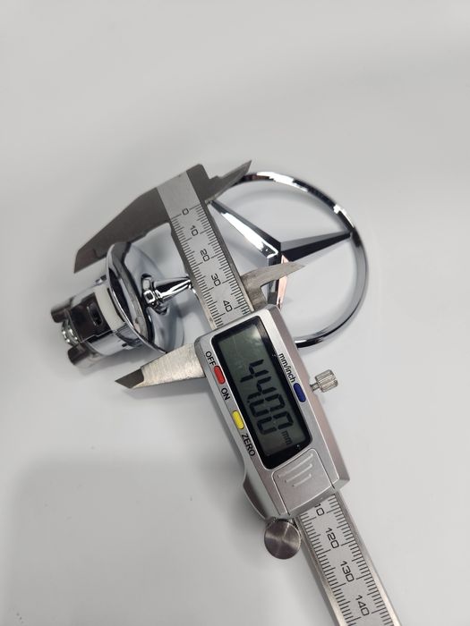 Sigla mercedes emblema stema mercedes capota