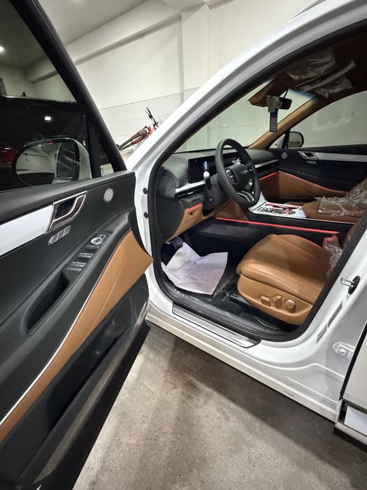 Продаётся Genesis GV80