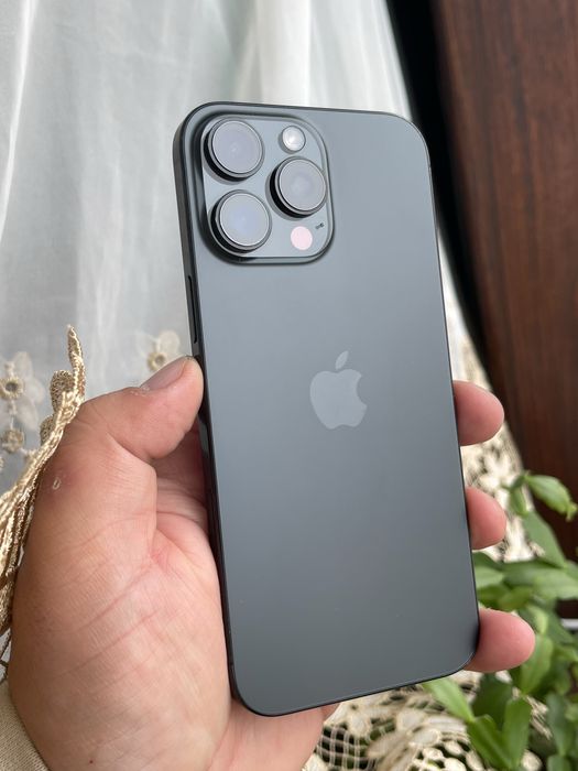 iPhone 16 Pro Max / 1TB 1024GB / Black Titanium