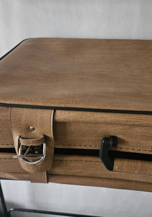 Ретро Кожен Куфар Нов