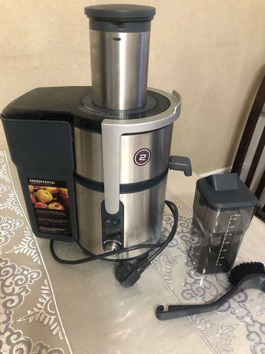 Соковыжималка Редмонд