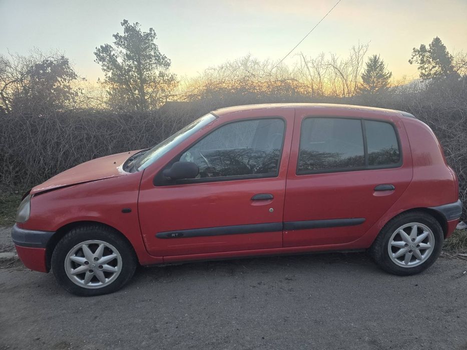 Рено клио на части може и цяло