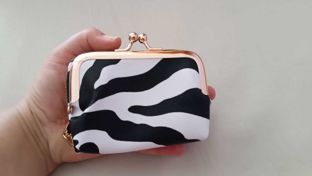 Дамско малко портмоне