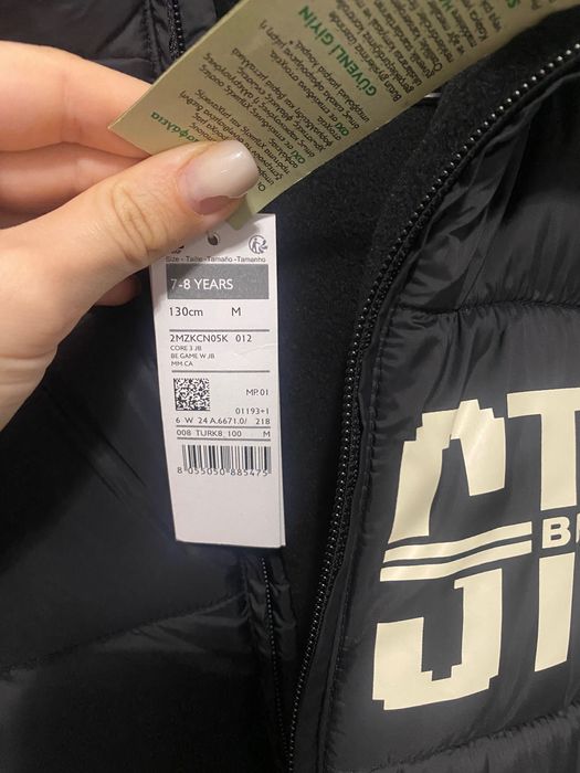 Детско яке benetton 7-8 години ново