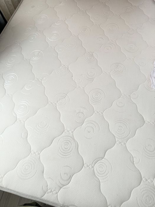 Даухспальный кровать