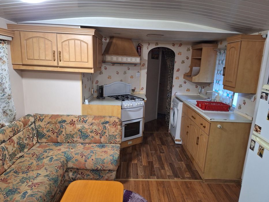 Inchiriez 2 camere la curte cu intrare separat