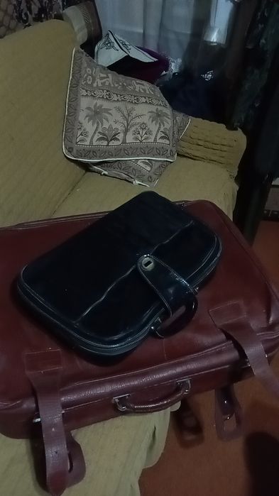 Продаются чемоданы
