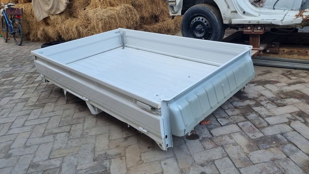 Labo pol borti bilan sotiladi