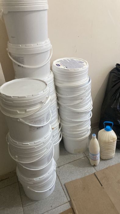 Продам ведра пластиковые 10л, 3,3 л