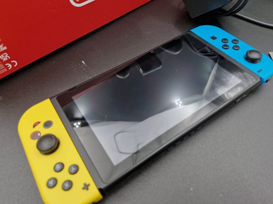 Nintendo switch+Joc Super Mario Bros Deluxe