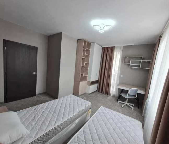 Дава се под наем Тристаен апартамент в София, Кръстова вада - 107 кв.м за 1296.42 € - Снимка #2