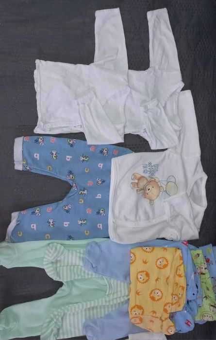 Бебешки дрехи 0-3м + подарък