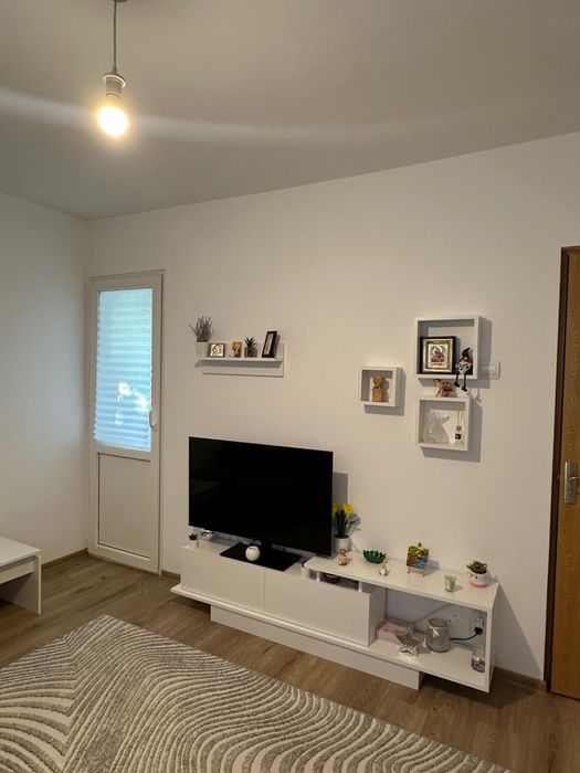 Vand apartament decomandat , direct proprietar