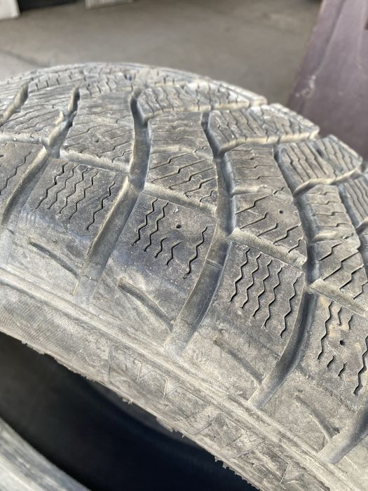 Зимние шины 215/60/16r