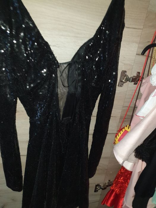Rochie neagra cu paiete