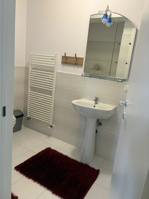 Inchiriez apartament