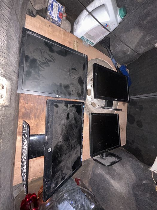 мониторы вроде все рабочие