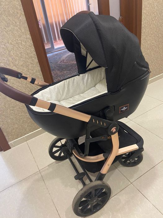 Продам новую коляску 50000