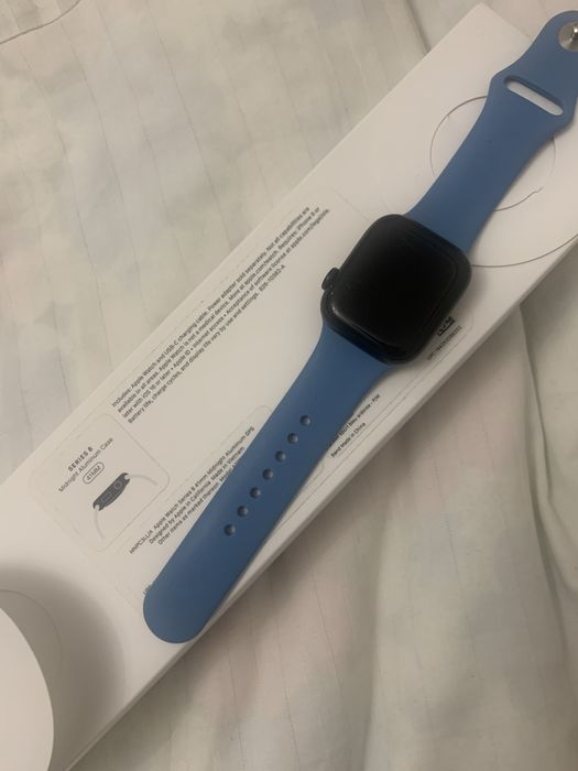 Продам apple watch 8 series 41 mm