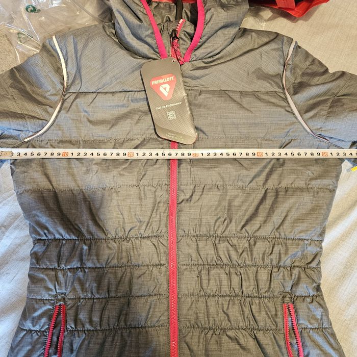 Ново яке Adidas s-m размер