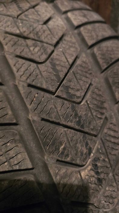 Зимни Гуми 275/40/18 Pirelli Sottozero