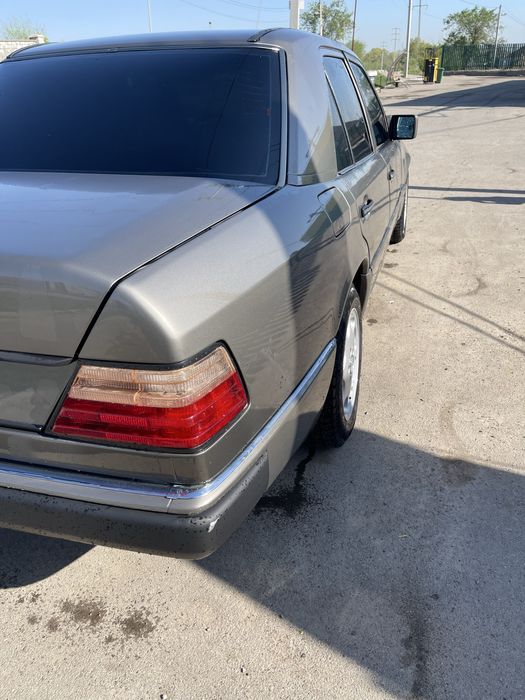 Мерседес Бенс 124