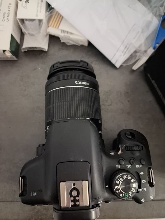 Kit Canon 750D + Obiectiv 18-55mm
