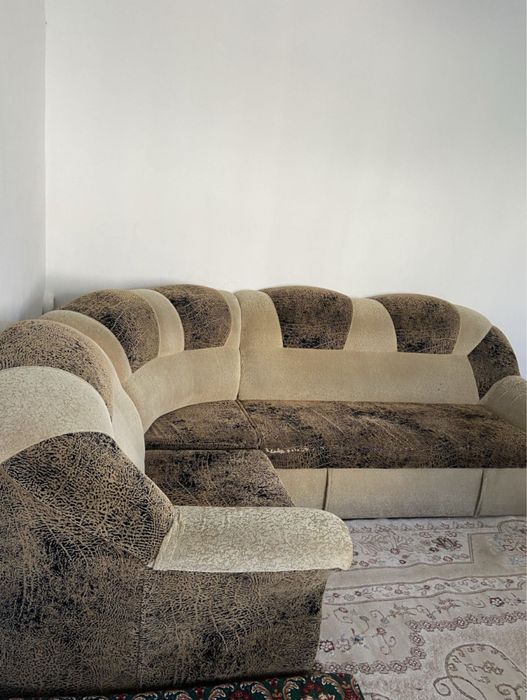 Продам диван в хорошем состояние