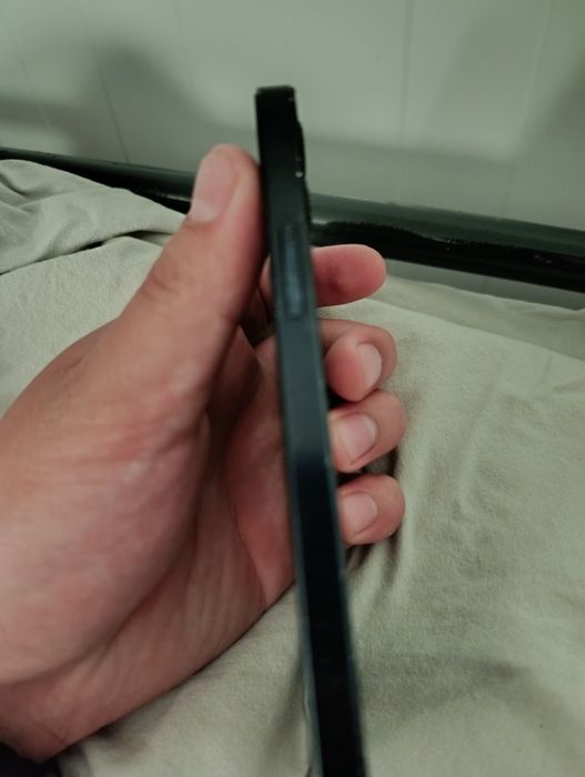 Продам iPhone 12