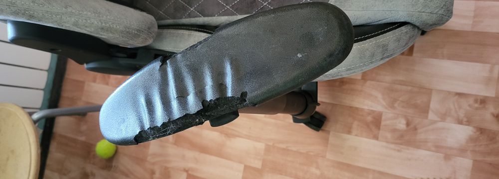 Продам игровое кресло