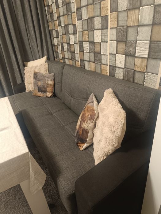 Холов диван купен ползван една година