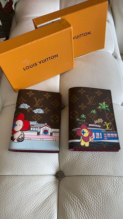 Паспорт холдер LV