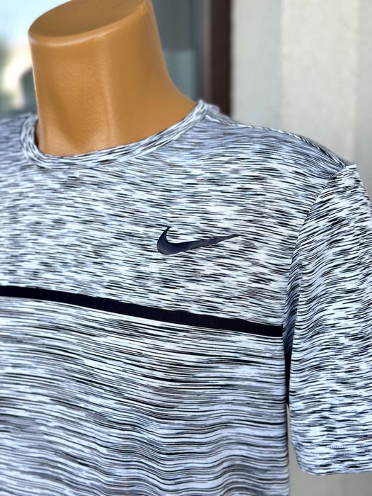 Мъжка спортна тениска Nike Court (Dri-Fit) - размер М, Отлично състояние