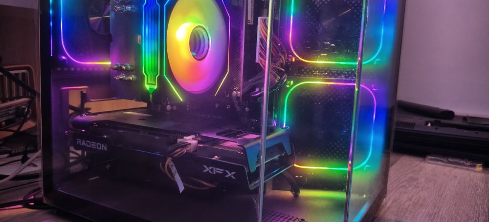 Pc gaming nou, intel i7 8700 , 16gb ram, ssd 512 gb.